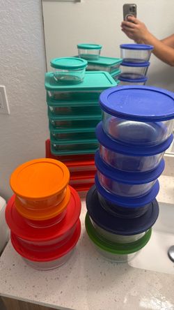Pyrex glass containers