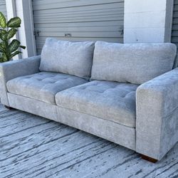 🔥Like-New Grey Sofa — Built-in USB + Charger • Free Delivery (10 mi) • Same-Day🚚