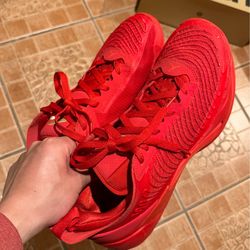 Nike Luka 1 university red men’s size 11