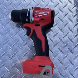M18 Milwaukee Hammer Drill 