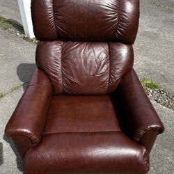 La-Z-Boy Leather Recliner – Super Comfortable – Works Perfect