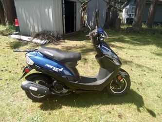 2021 Icebear Rocket 49cc Scooter, Won't Start, ASIS. $400.00.