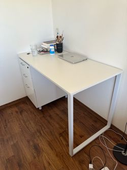 Desk (Move out sale)