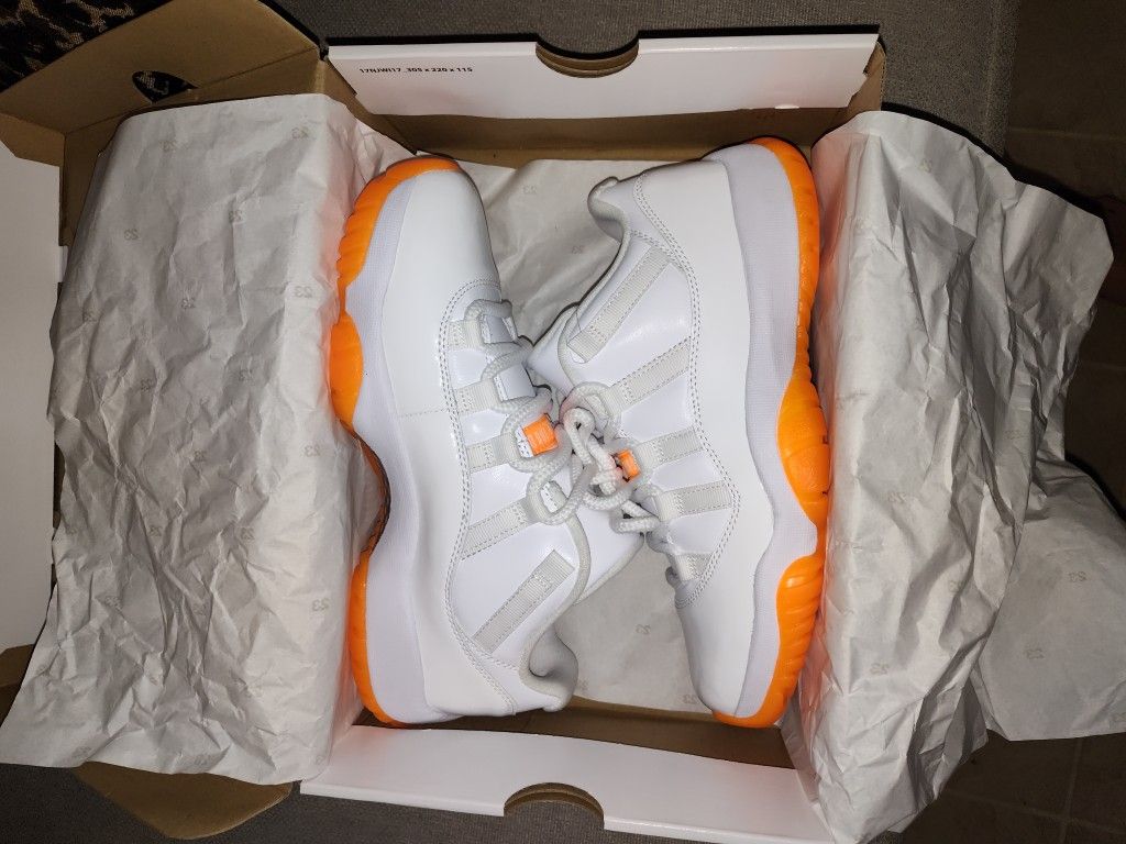 JORDANS LEGIT FOR WOMEN OR TRADE FOR KID SHOES