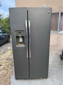 GE Refrigerator