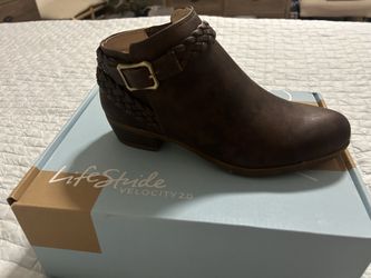 Women Boot- Brown Bootie