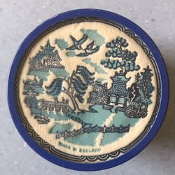 Vintage rarely avonova avon gifts whole tin of cup cushions made in England