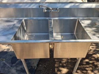 Comercial grade 70 inch stainless steel sink