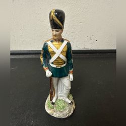 LUIGI FABRIS Porcelain Soldier Figurine Signed 