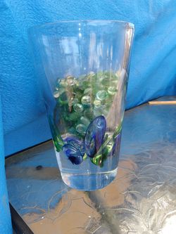Glass vase (15 pounds)