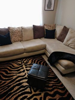 Large Beige Sectional Sofa – Clean, Comfortable, Ready for Pickup