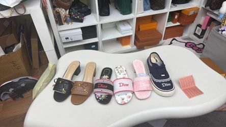 Sandals/ chunky heels/ shoes