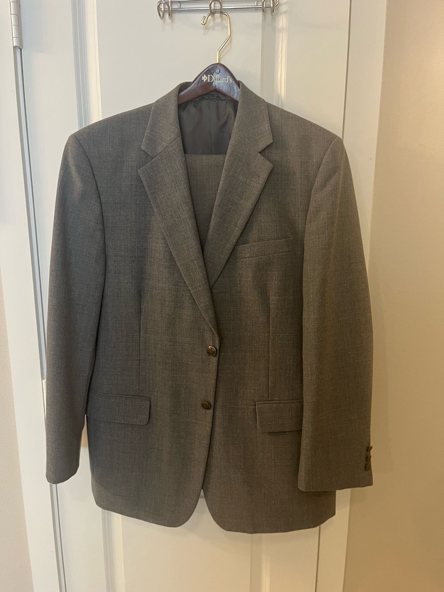 Dillard Stanley Blacker Size 43R Suit Coat & Austin Reed 36R Pants, Gray.