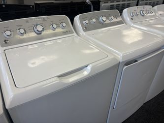 NICE GE WASHER & DRYER set