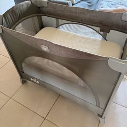 Bedside crib & travel cot Joie