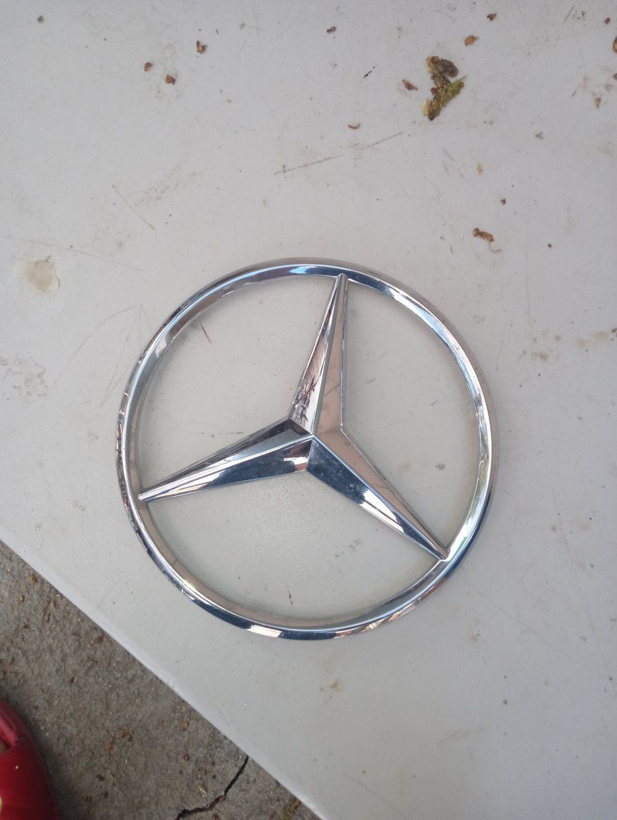 Mercedes  Logo