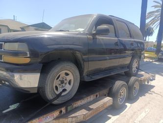 Parting out 02 Tahoe parts only