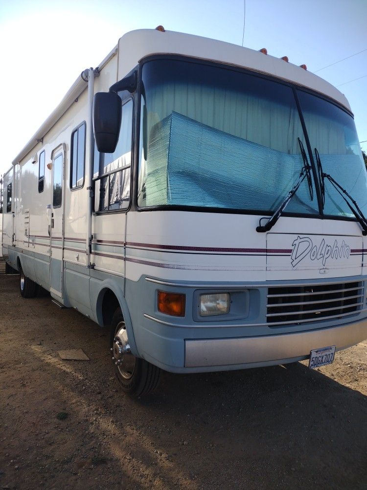 1999 Dolphin M5330