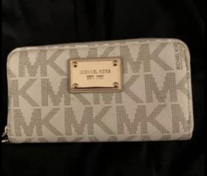 Michael Kors Clutch- Like New