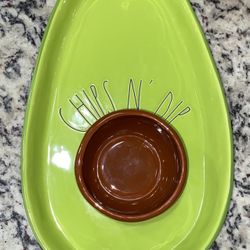 Brand new NEVER USED NO CHIPS OR CRACKS Rae Dunn Avocado"CHIPS N' DIP"Serving Tray Guacamole must pick up 