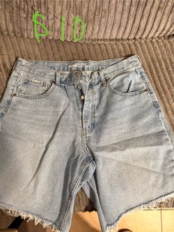 Mid rise baggy shorts