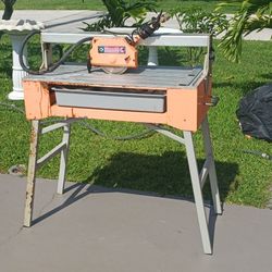 Wet Tile Table Saw, 10 Inch Blade, 48-in Vertical Cut, Made By Chicago Power Tools, Water Pump Works, Saw Works Perfectly, Bevel And Miter Cut As Well