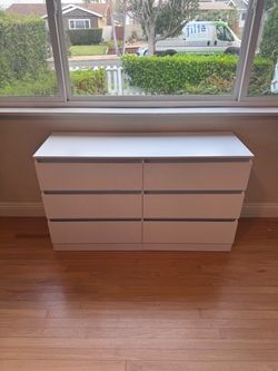 White Dresser Like New