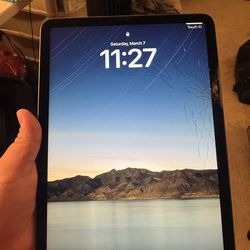 iPad Air 4th Generation — 64GB | Cracked Screen