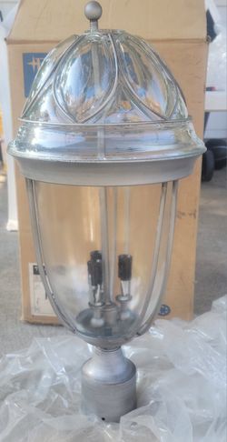 lamp pole light $100 OBO