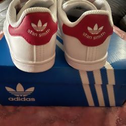New girls adidas Stan smith