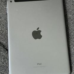 iPad 5th Generation, 128GB, Works with SIM card and wifi