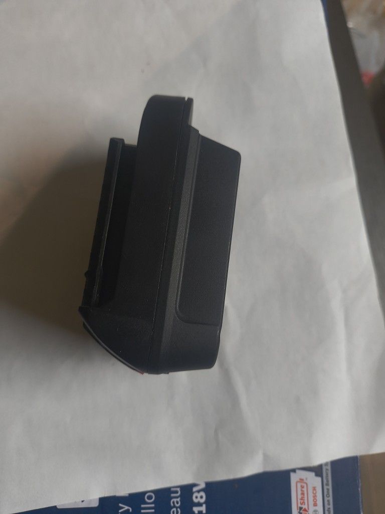 Battery Adapter For DeWalt And Milwaukee Batteries To Bosch Tools