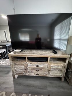 75” Series 8 Samsung TV