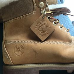 Nice Timberland Boots  Like New Never Worn But Have A Few Superficial  Scratches On Toe Of  One Boot  Size 9 1/2 W 
