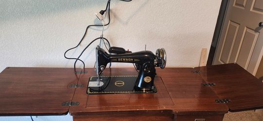 Antique Sewmor Sewing machine in Cabinet