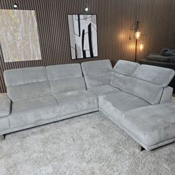 Modern Silver Gray Sectional with Adjustable Head Rest Excellent Condition