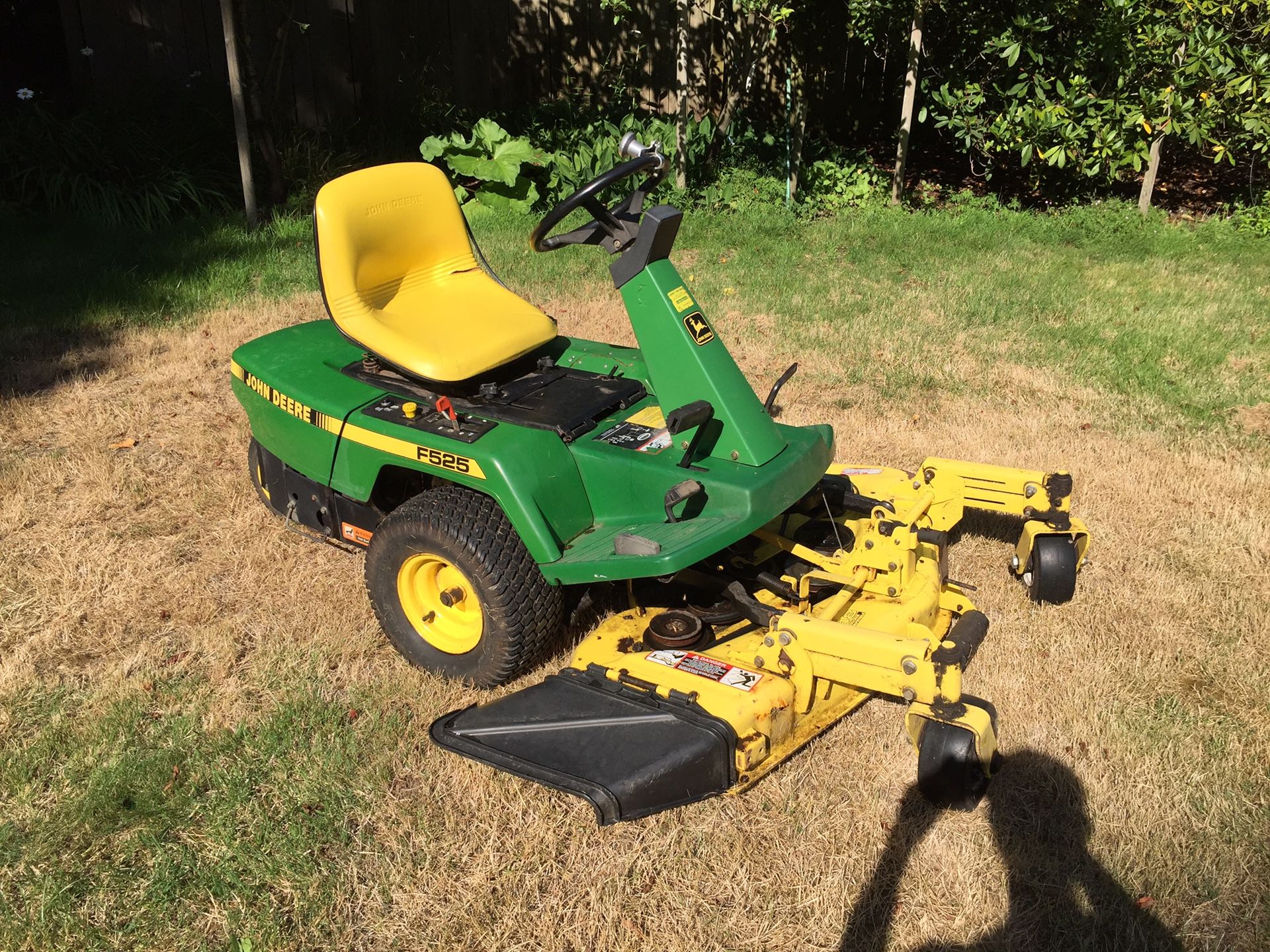 John Deere F525 Tractor w/ 48” Mow Deck for Sale in Renton, WA OfferUp