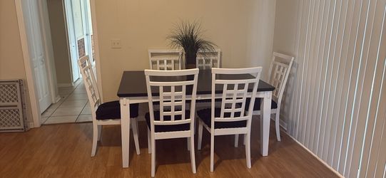 Table 6 chairs