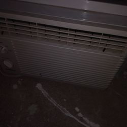 AC Window Unit