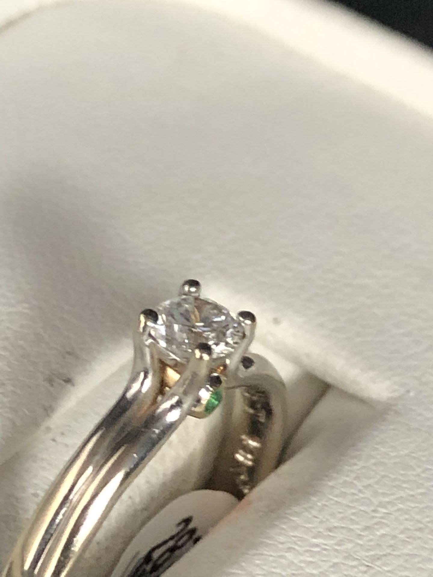 18k Diamond Ring 4 Grams 30pts Diamond Ring Size 7 In White Gold