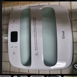 Large Cricut Heart press