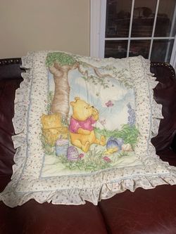 Vintage 1994 Disney Winnie The Pooh Ruffled Edge Baby Crib Blanket Nursery Quilt