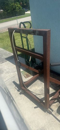 Heavy duty outboard engine stand