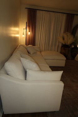 New luxury 120x84 performance cloud sectional couch / free delivery