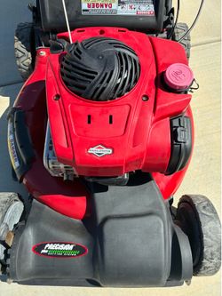 Lawn mower Craftsman self-propelled lawnmower starts right up runs perfect