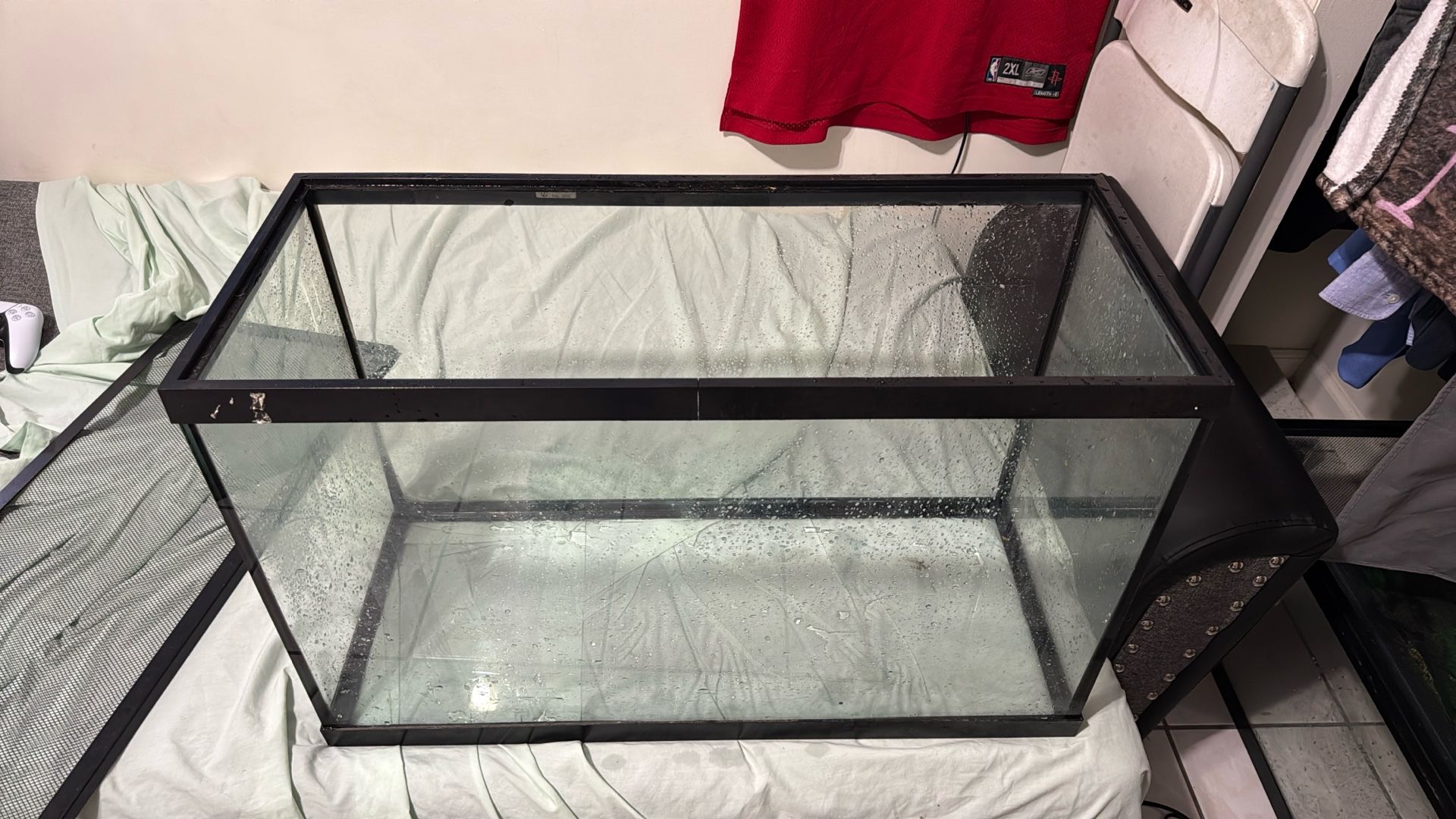 29 Gallon Tank High With Screen Lid