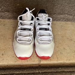 Jordan Retro 11 Low White Red Size 9.5
