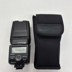 Olympus FL-600R Wireless TTL Flash for MFT Cameras w/ Pouch Speedlite Unit