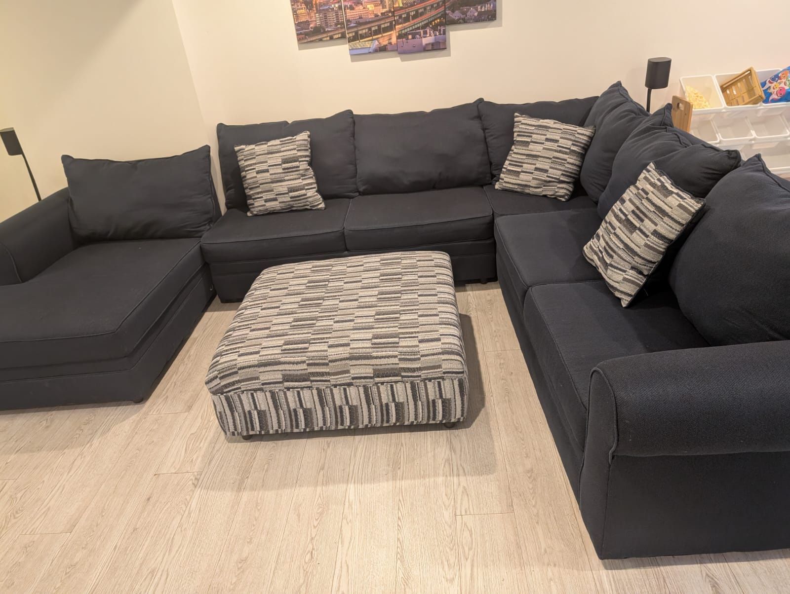 4 Pc Sectional Sofa With Ottoman
