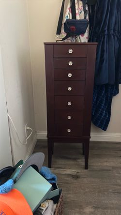 Jewelry case drawer